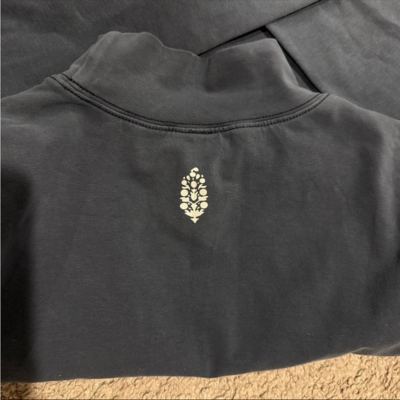 Free People Up in the Air Set - Picture 4 of 8